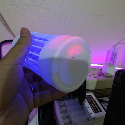Lampe Zennuit tenue en main